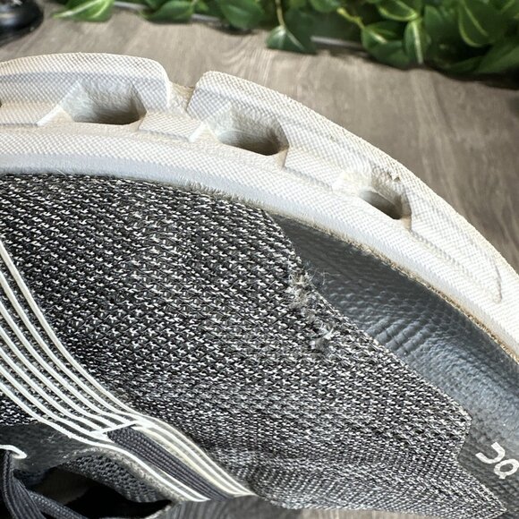 On Running CloudGo Men's Size 9.5 Running Athletic Shoes Black Gray Sneakers - Picture 8 of 11